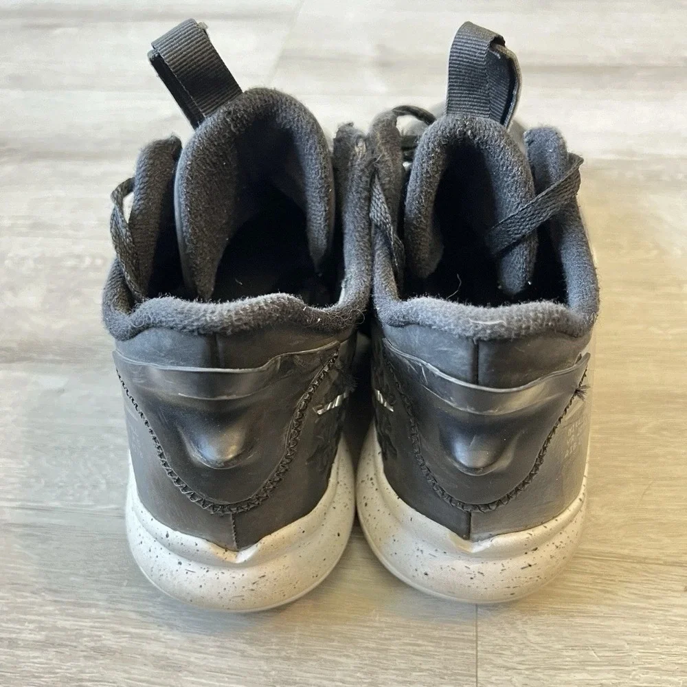 nike lebron witness 5 GS 7Y Black White Basketball Shoes Youth